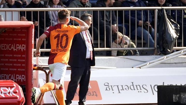 Şampiyonluk gerginliği Galatasaraya yansıyor Penaltı pozisyonunda el var mı Kasımpaşa - Galatasaray maçının ardından çarpıcı sözler...