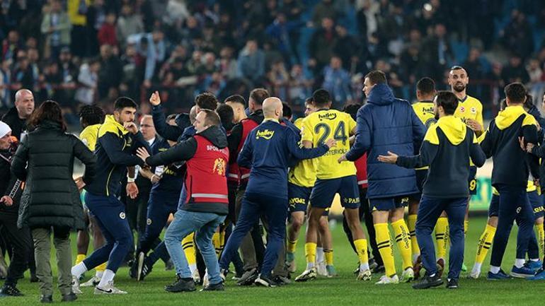 Fenerbahçede Jayden Oosterwolde, olaylı Trabzonspor maçı hakkında konuştu: Yere yatırıldığında ona tekme attım