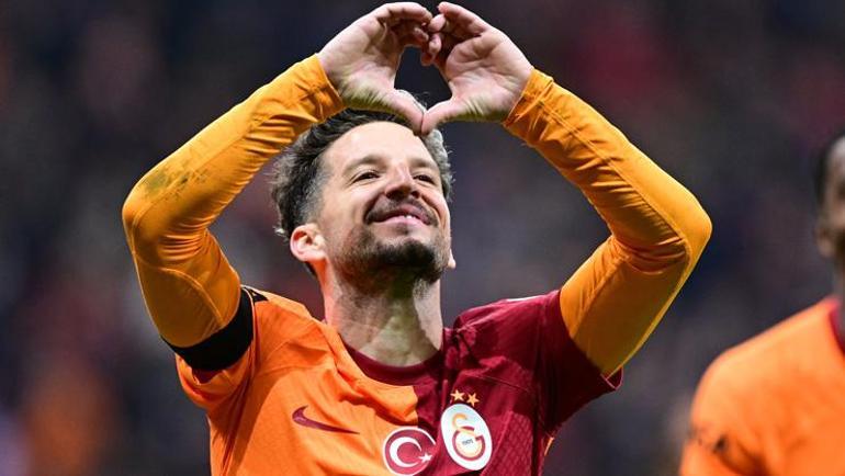 Galatasarayda Dries Mertensin yerine yıldız isim geliyor Temaslar başladı...