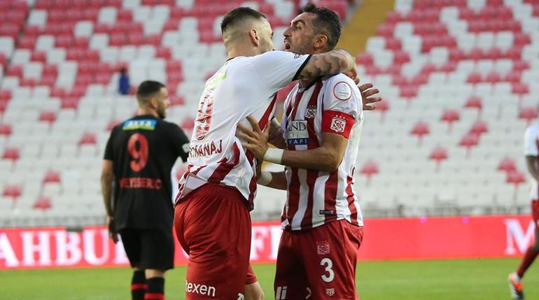 (ÖZET) Sivasspor - Fatih Karagümrük maç sonucu: 1-0 | Manajdan kritik gol