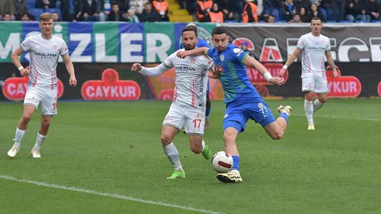 Çaykur Rizespor, Beşiktaşı yakaladı (Çaykur Rizespor 3-0 Antalyaspor özet)