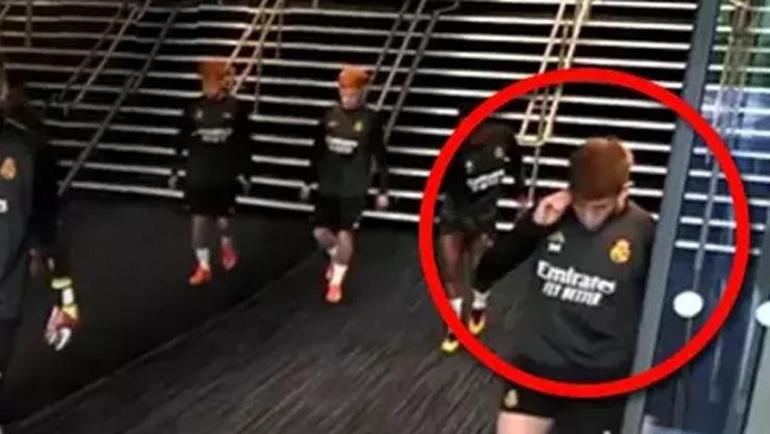 Arda Gülerin dikkat çeken görüntüsü Manchester City-Real Madrid maçı öncesi alkışları topladı