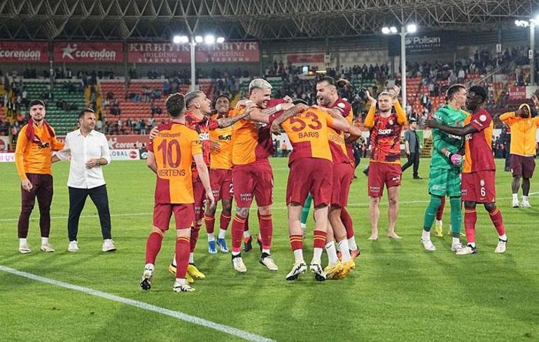 Galatasaray - Fenerbahçe rekabetiyle ilgili olay yorum Derbiye kadar fark korunur
