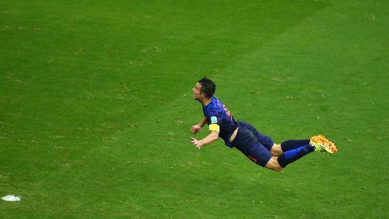 Uçan Belçikalı Kevin De Bruyne Attığı inanılmaz gol Robin van Persieyi akıllara getirdi