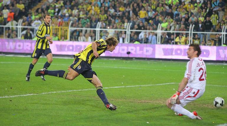 Fenerbahçede Çağlar Söyüncüden Galatasaray derbisinde kritik gol 16 yıl sonra bir ilk...