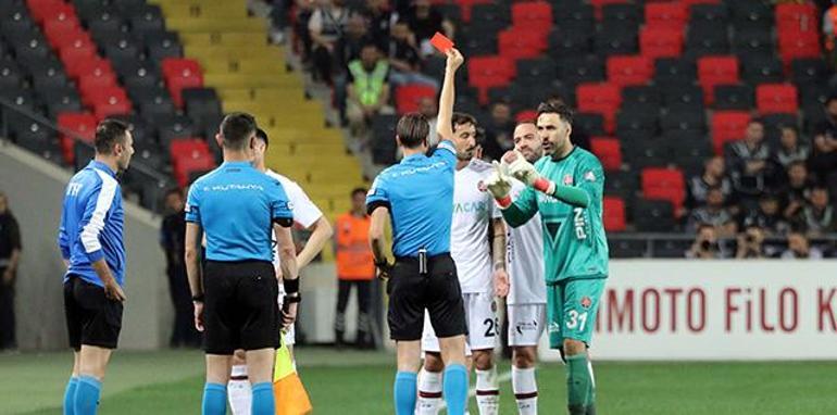 Deniz Çobandan Galatasaray - Fenerbahçe derbisinin hakemine sert eleştiri Haftanın hayal kırıklığı Yabancı var Türk olsaydı...