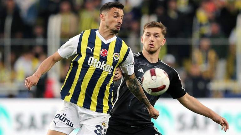 Fenerbahçede performansı eleştiriliyordu Rade Krunic hakkında son karar