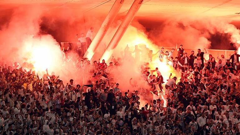 Beşiktaşlılardan Osayi-Samuel tezahüratı Trabzonsporlular çılgına döndü