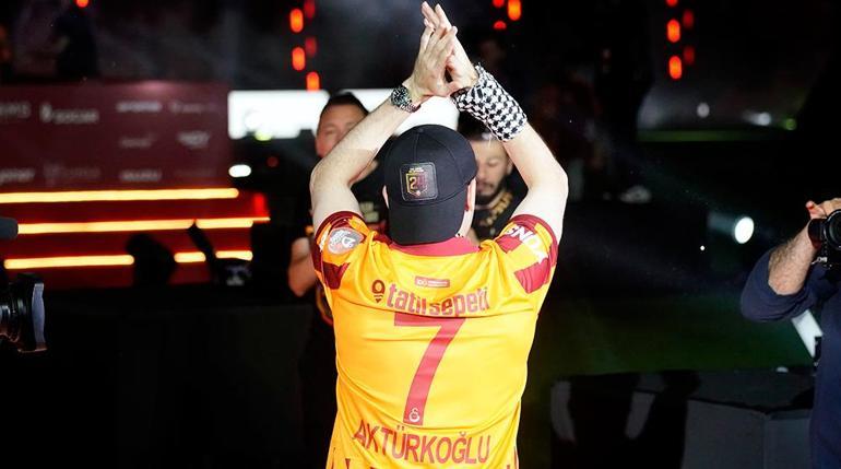 Galatasarayda ayrılık kararı alan Kerem Aktürkoğlunun yeni adresi belli oldu Yerine bir başka milli yıldız...