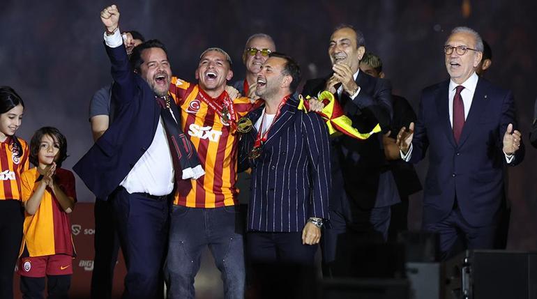 Galatasarayda Erden Timurdan sürpriz tercih Kafaları karıştırdı...