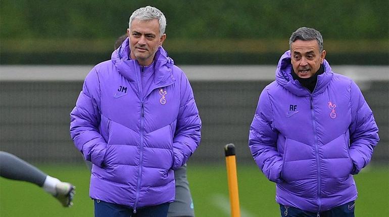 Fenerbahçe ile anlaşan Jose Mourinhonun teknik ekibi belli oldu Eski yardımcısıyla yeniden buluşuyor...