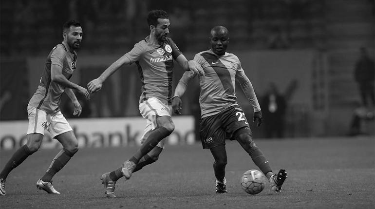Akhisarspor ve Kayserisporun eski oyuncusu Landry NGuemo hayatını kaybetti