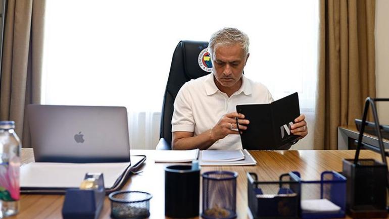 Mert Hakan Yandaştan Jose Mourinhoya: Komutan o, biz askeriz