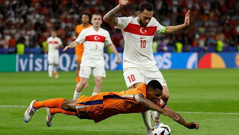 Hakan Çalhanoğlundan maç sonu kahreden itiraf Keşke geri çekilmeseydik