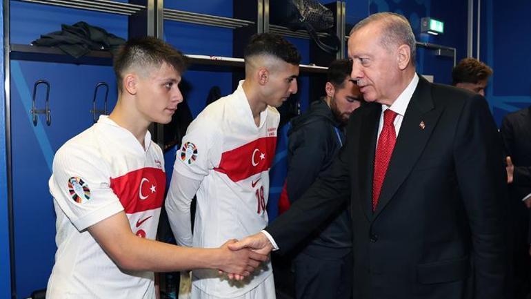 Cumhurbaşkanı Recep Tayyip Erdoğandan Hollanda-Türkiye maçı sonrası milli futbolculara tebrik