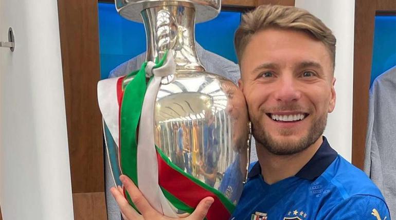 Immobile transferini bitiren Beşiktaşa bir golcü daha Sıra pivot santrforda...