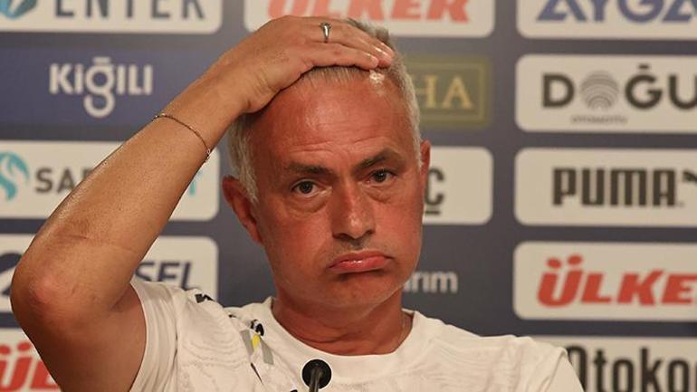 Fenerbahçede Jose Mourinhodan Okan Buruka gündemi sarsan olay sözler 4 metre sahaya girdiğinde kart görmüyor