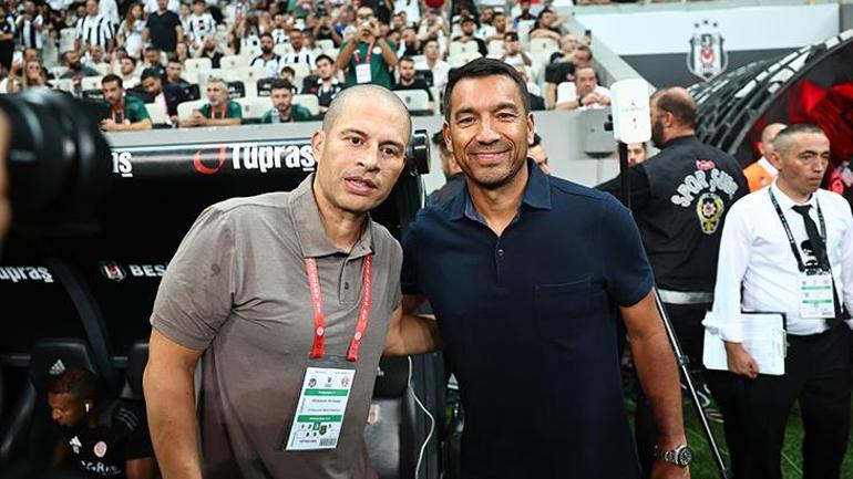 Beşiktaş Giovanni van Bronckhorst ile kazanmaya devam Yıldızlarla Kartal şov