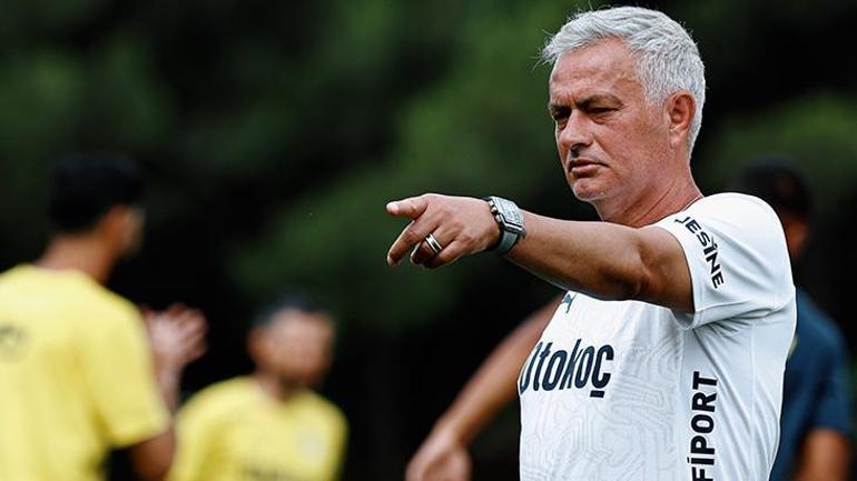 Jose Mourinhodan her şeyi tek tek anlattı: Türkiyeye gelişi, Süper Lig, transferler, Türk hakemleri, Osimhen ve birçok konu...