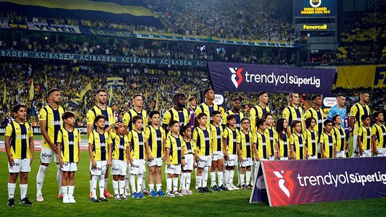 Fenerbahçeli taraftarlardan Galatasaray derbisine özel koreografi