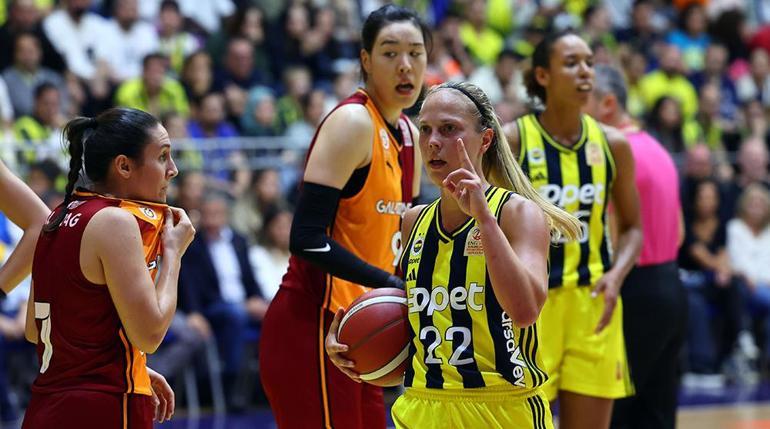 Fenerbahçe Opet - Galatasaray Çağdaş Faktoring maç sonucu: 82-73 | Kadınlar basketbolda derbi Fenerbahçenin