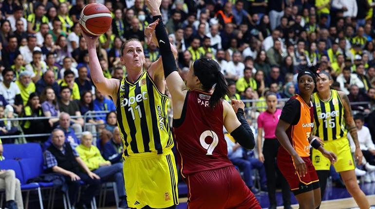 Fenerbahçe Opet - Galatasaray Çağdaş Faktoring maç sonucu: 82-73 | Kadınlar basketbolda derbi Fenerbahçenin