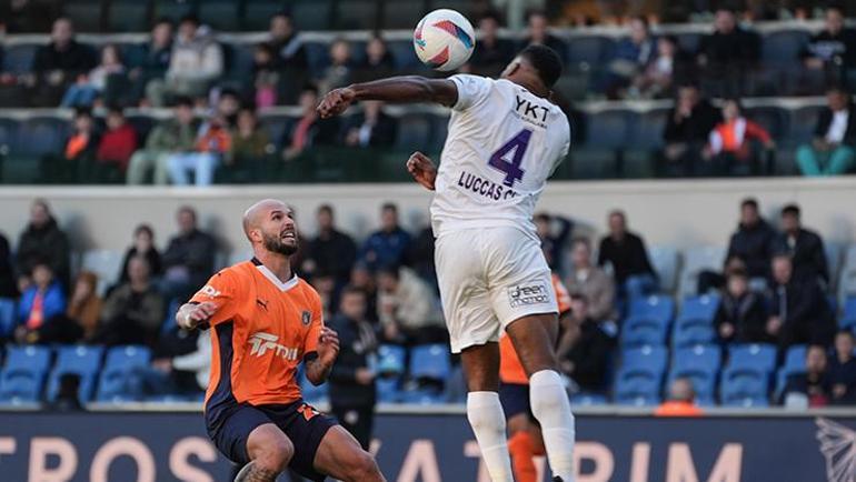 (ÖZET) Başakşehir - Eyüpspor maçında puanlar paylaşıldı