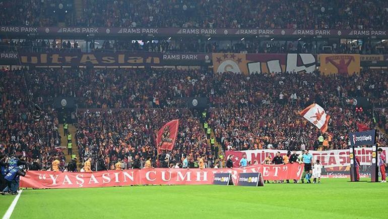 Galatasaray-Beşiktaş derbisi: Rams Parkta 29 Ekim Cumhuriyet Bayramı coşkuyla kutlandı