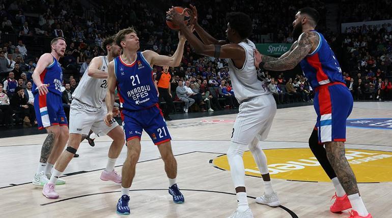 (ÖZET) Anadolu Efes - Paris Basketball maç sonucu: 84-93 | İç sahadaki kriz sürüyor