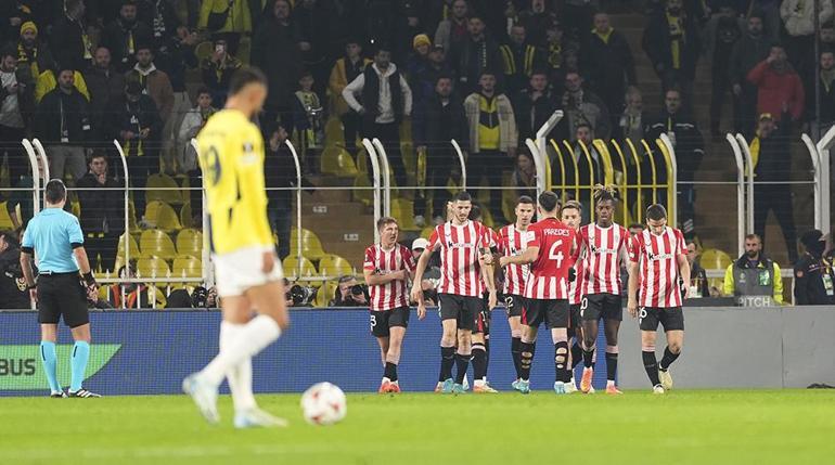 Fenerbahçede Samet Akaydının büyük hatası gole neden oldu Taraftardan tepki...