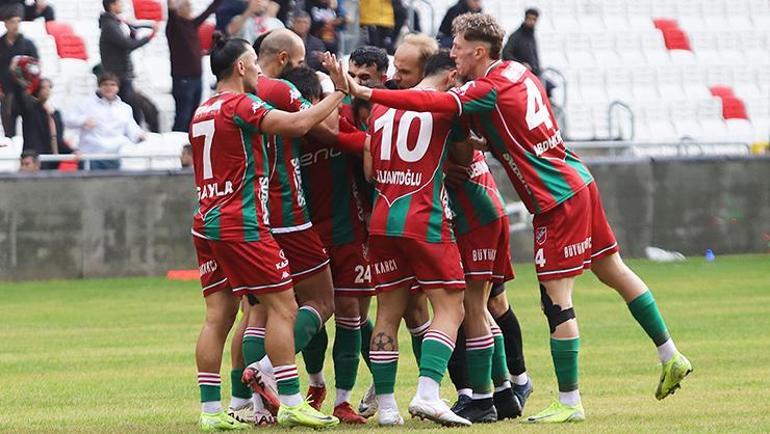 CANLI İZLE: Bursaspor-Karşıyaka maçı hangi kanalda yayınlanacak ve saat kaçta canlı başlayacak 3. Lig Bursaspor-Karşıyaka şifresiz | Muhtemel 11ler ve canlı yayın bilgisi