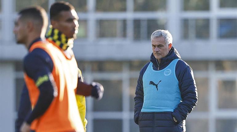 Jose Mourinhodan Fenerbahçe camiasına yeni yıl mesajı: Hedeflerimizden sapmadık