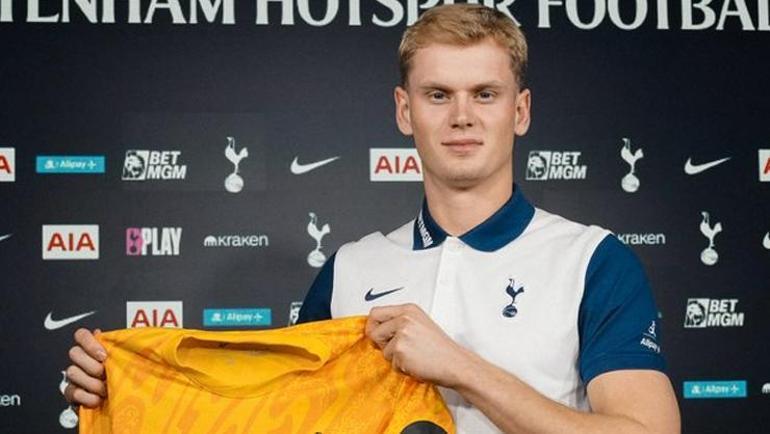 Tottenhamdan kaleye takviye Antonin Kinskyyi kadrosuna kattı