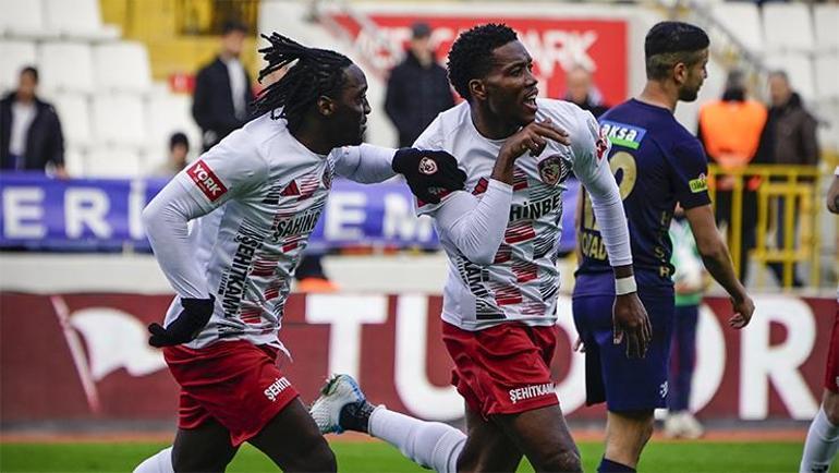 Kasımpaşada kazanan yok VARdan dönen goller, tartışmalı pozisyonlar... Kasımpaşa - Gaziantep FK maç sonucu: 2-2