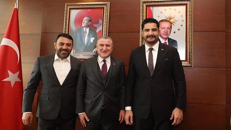 Bakan Bak, TGF Başkanı Taha Akgül’ü makamında kabul etti