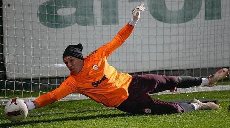 Galatasarayda Muslera kalesini kapatamıyor, eskileri mumla aratıyor