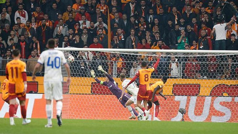 Galatasarayda Fernando Musleradan olay tepki Taraftar çıldırdı, Uruguaylı bitti dedi