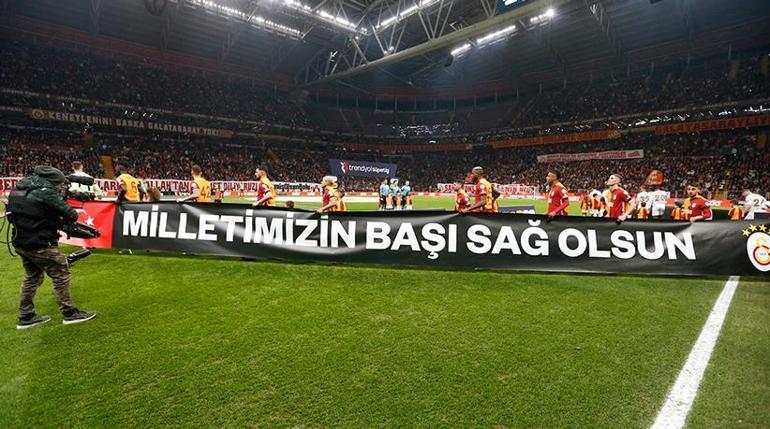 Galatasarayda Fernando Muslera tarihe geçti Taraftardan destek...