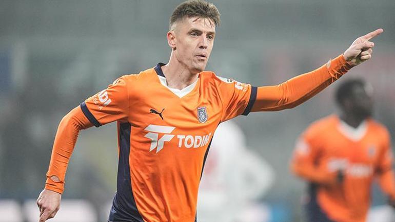 Krzysztof Piatek, gol krallığı yarışında zirvede