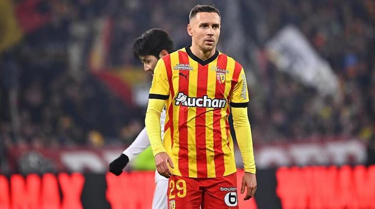 Son dakika | Galatasarayın yeni transferi Przemyslaw Frankowski, İstanbula geldi