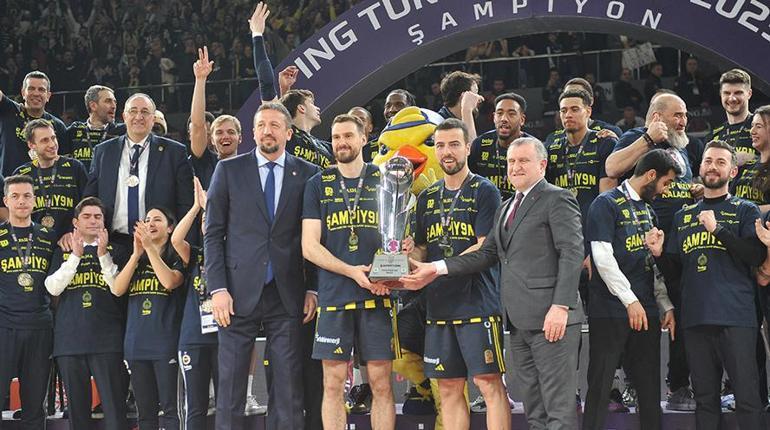 Basketbol Erkekler Türkiye Kupasıında şampiyon Fenerbahçe Rekor kırıldı :Fenerbahçe Beko 104-81 Beşiktaş Fibabanka maç sonucu