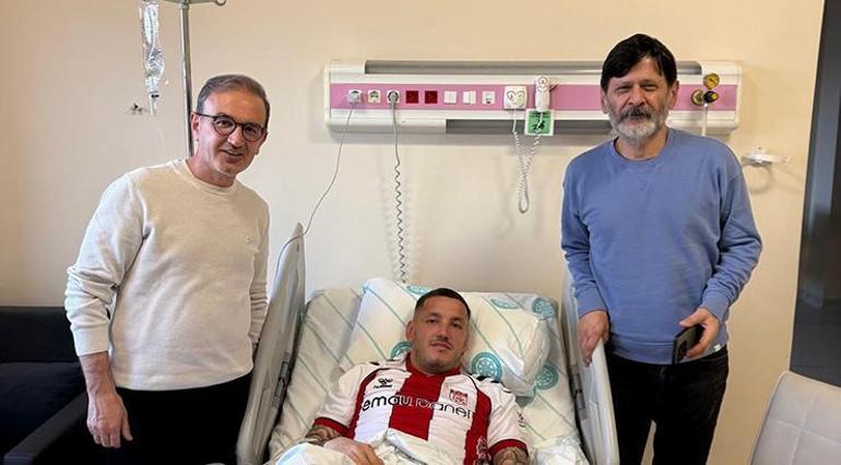 Sivasspor - Göztepe maçında korkutan anlar Rey Manaj için ambulans sahaya girdi