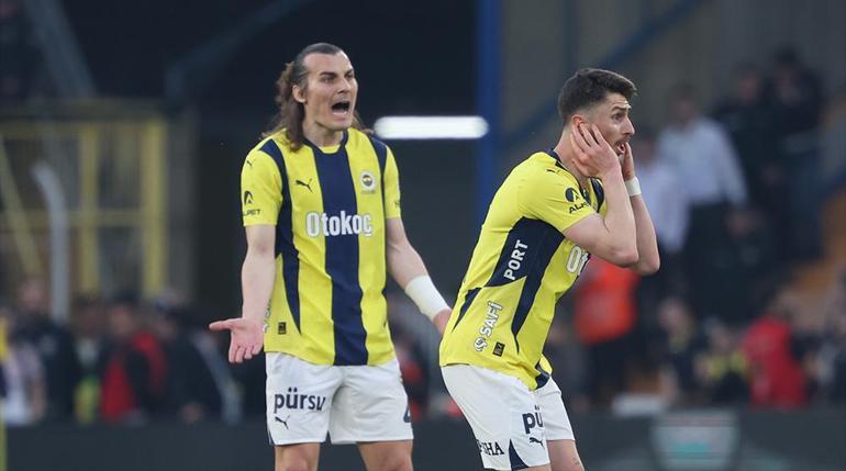 Fenerbahçede yıldız oyuncu cezalı duruma düştü Yoğun itiraz sonrası...