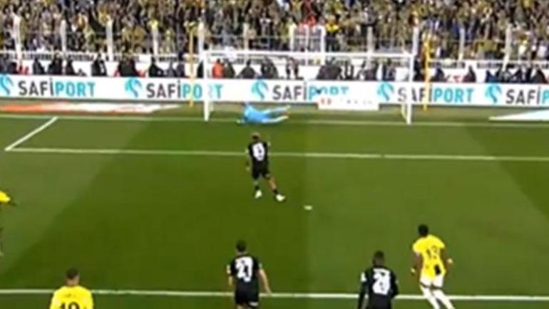 Fenerbahçenin yıldızı İrfan Can Eğribayat devleşti Gedson büyük fırsat tepti