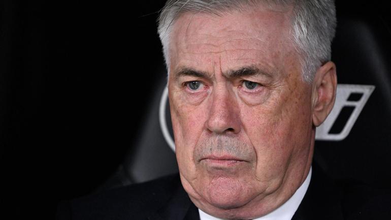 Why Real Madrid players are whistled by their own fans Di Stefano to Mbappe...