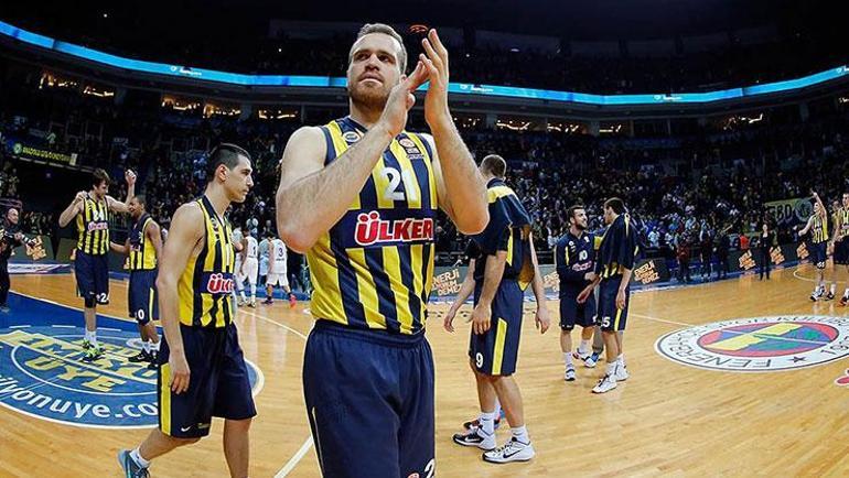 Türk basketbolunun efsane isimlerinden Oğuz Savaş emekli oldu