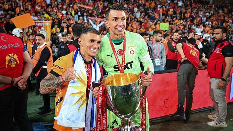 Galatasarayda Mauro Icardiden Fernando Musleraya: Bir yıl daha kal