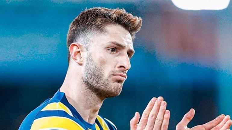 Fenerbahçede iç transfer: Yıldız futbolcunun sözleşmesi uzatıldı