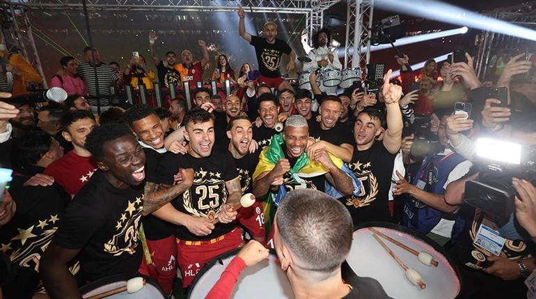 Galatasaraydan 2000li yıllara damga... Devleri solladı