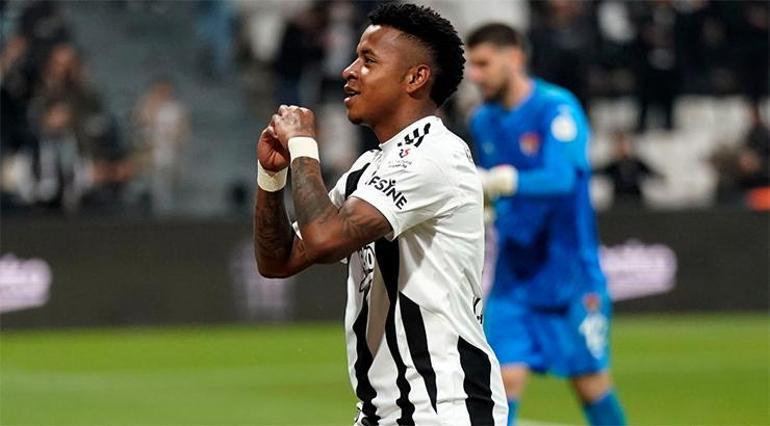 Beşiktaşta yeni transfer geldiği gibi gidiyor Solskjaer kararını verdi